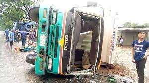 ঝিনাইদহে কাভার্ডভ্যানের ধাক্কায় শিশু নিহত