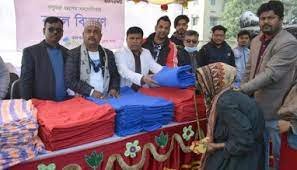 ঝিনাইদহে শীতার্তদের মাঝে কম্বল বিতরণ